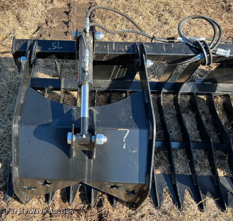 image for item ID9428 Skid steer grapple bucket