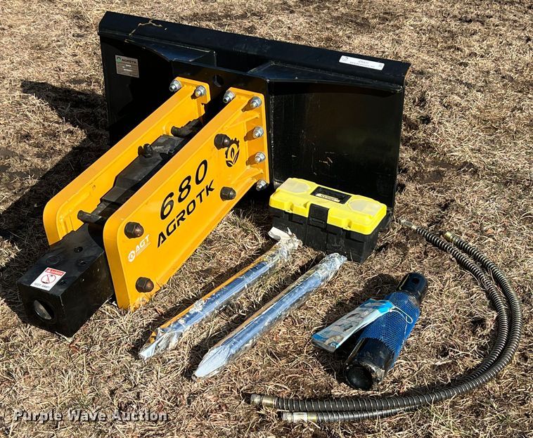 image for item ID9435 Agrotk 680  skid steer breaker