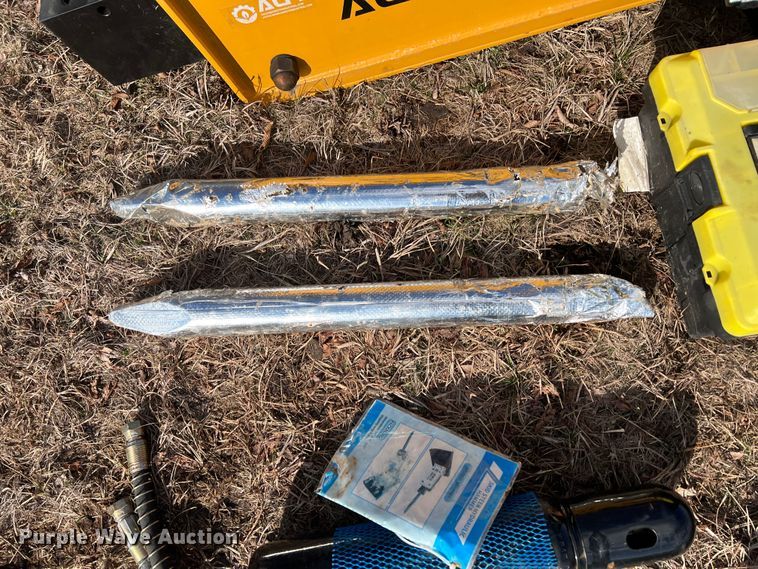 image for item ID9435 Agrotk 680  skid steer breaker