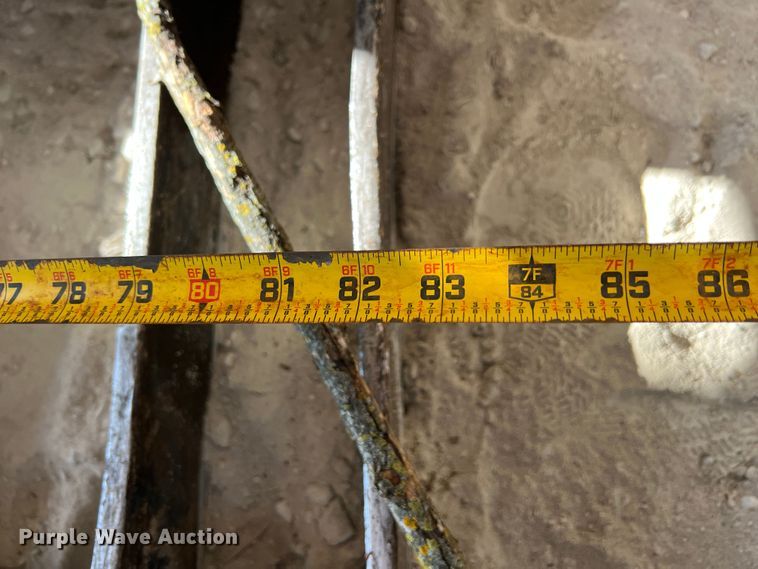 image for item ID9448 Bobcat  82" W skid steer grapple bucket