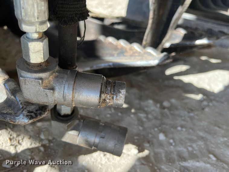 image for item ID9448 Bobcat  82" W skid steer grapple bucket