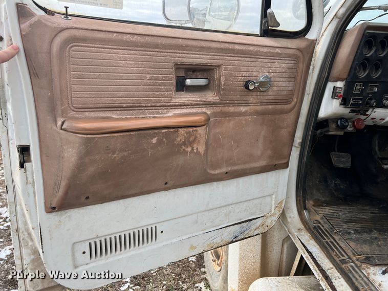 image for item ID9471 1978 Chevrolet C65  digger derrick truck