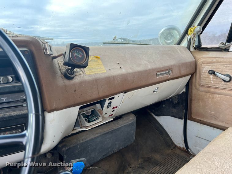 image for item ID9471 1978 Chevrolet C65  digger derrick truck