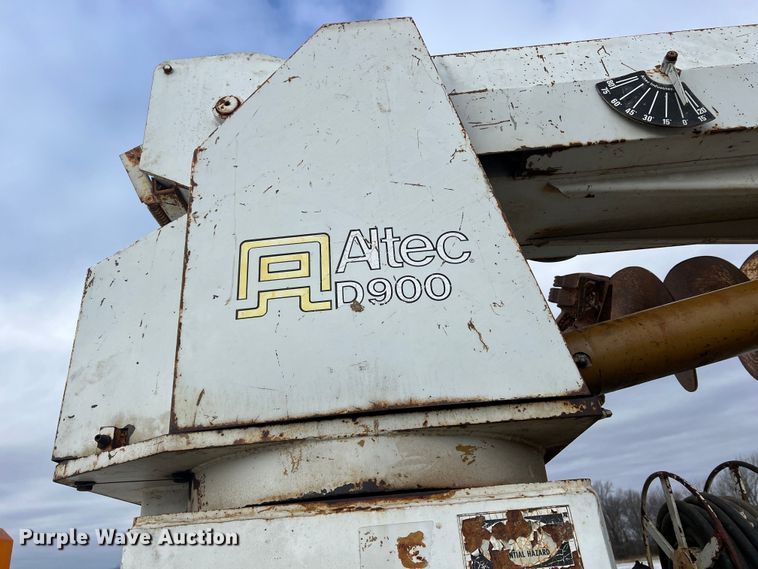 image for item ID9471 1978 Chevrolet C65  digger derrick truck