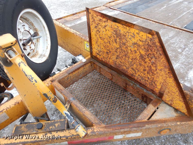 image for item IO9330 2018 Redi Haul R2027TBITE-102HD  tilt deck equipment trailer