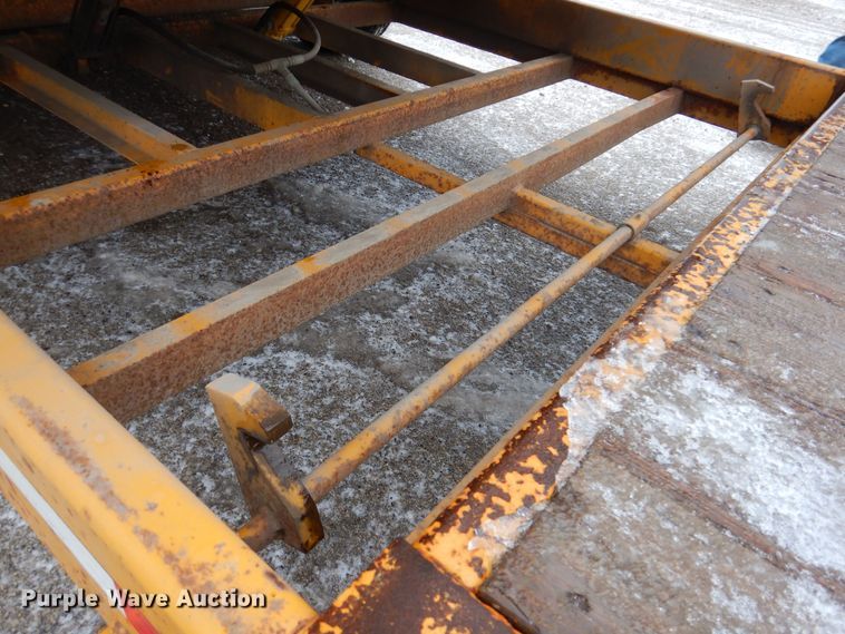 image for item IO9330 2018 Redi Haul R2027TBITE-102HD  tilt deck equipment trailer