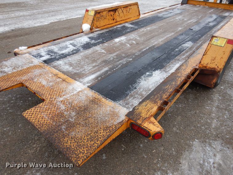 image for item IO9330 2018 Redi Haul R2027TBITE-102HD  tilt deck equipment trailer