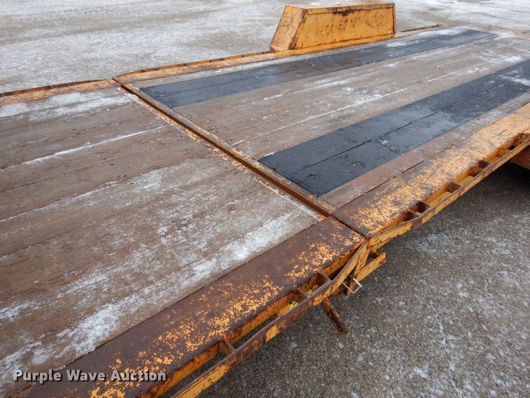 image for item IO9330 2018 Redi Haul R2027TBITE-102HD  tilt deck equipment trailer