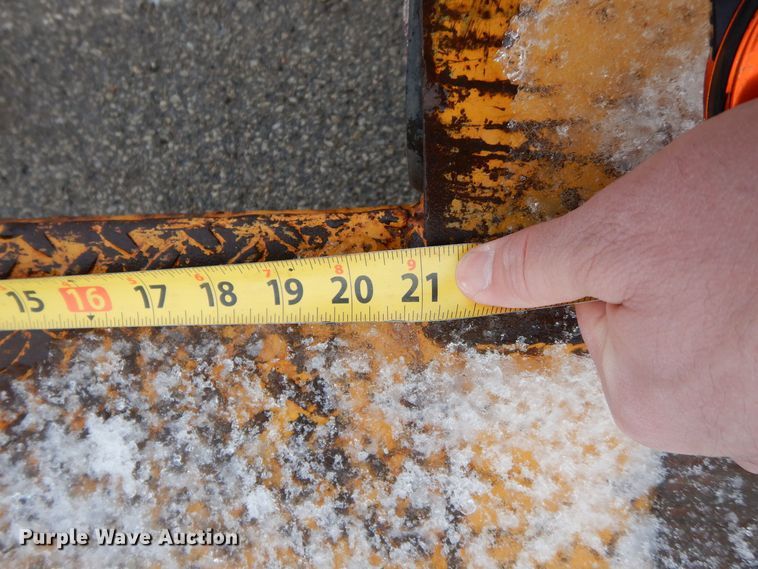 image for item IO9330 2018 Redi Haul R2027TBITE-102HD  tilt deck equipment trailer