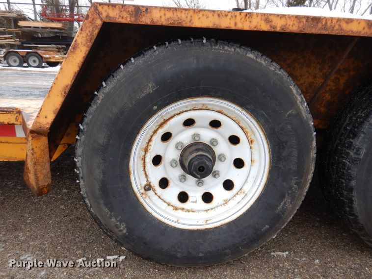 image for item IO9330 2018 Redi Haul R2027TBITE-102HD  tilt deck equipment trailer