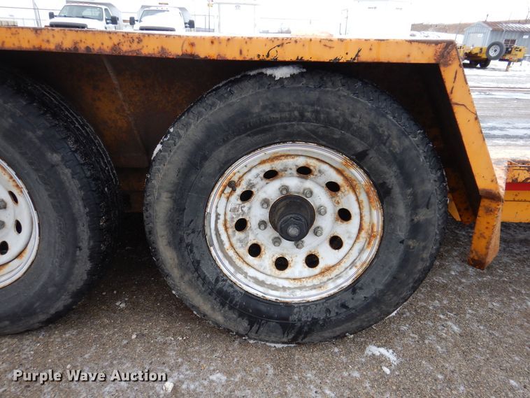 image for item IO9330 2018 Redi Haul R2027TBITE-102HD  tilt deck equipment trailer