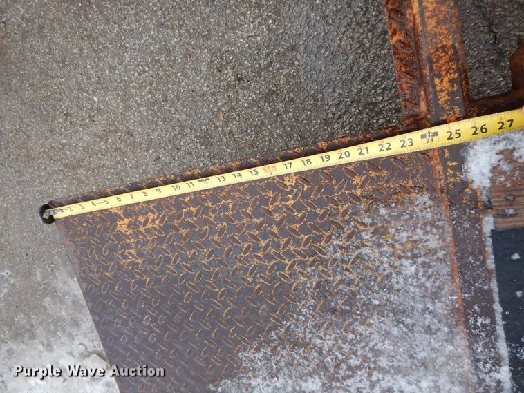 image for item IO9331 2013 Tournier TM6  tilt deck equipment trailer