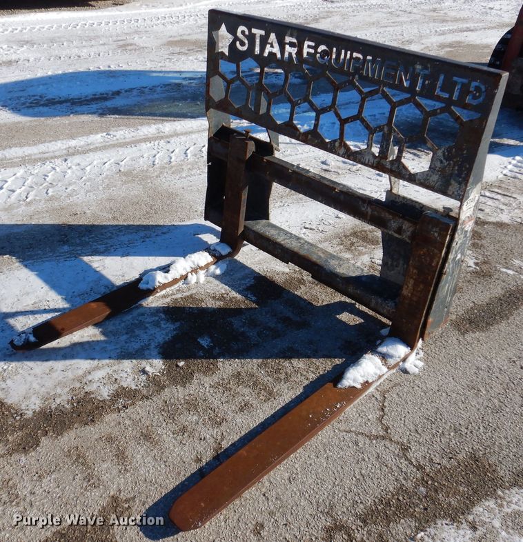 image for item IO9351 Virnig  skid steer forks