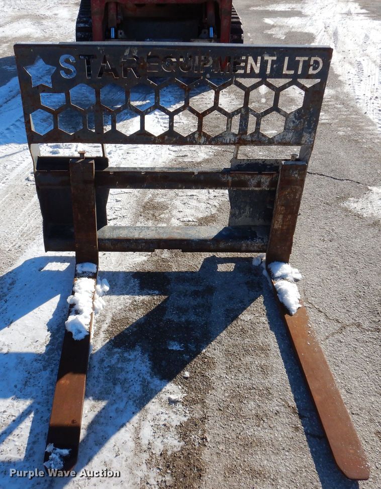 image for item IO9351 Virnig  skid steer forks