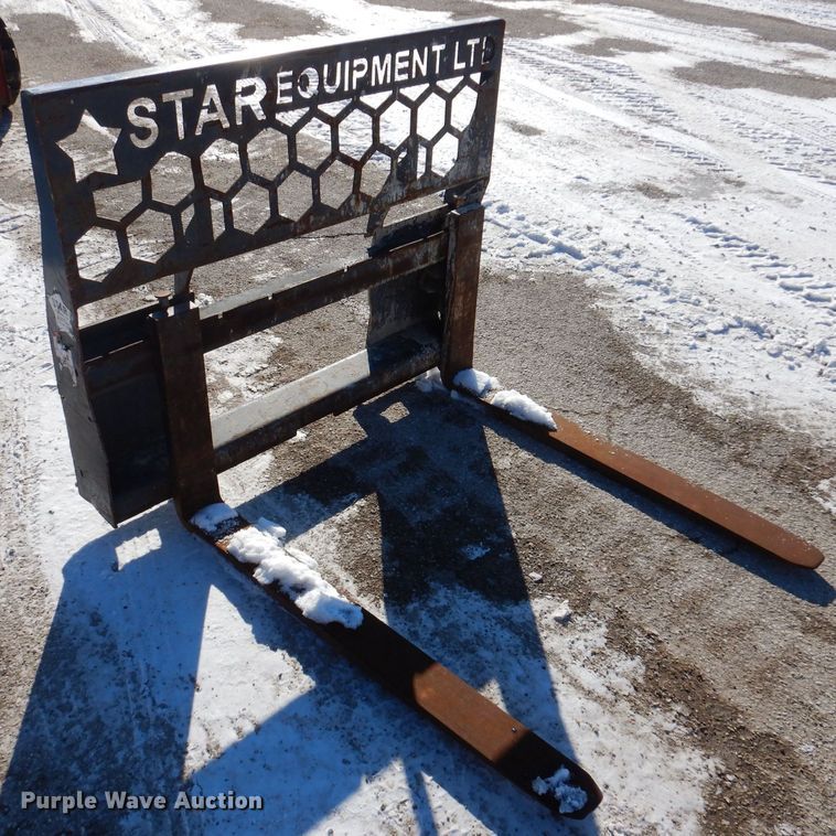 image for item IO9351 Virnig  skid steer forks