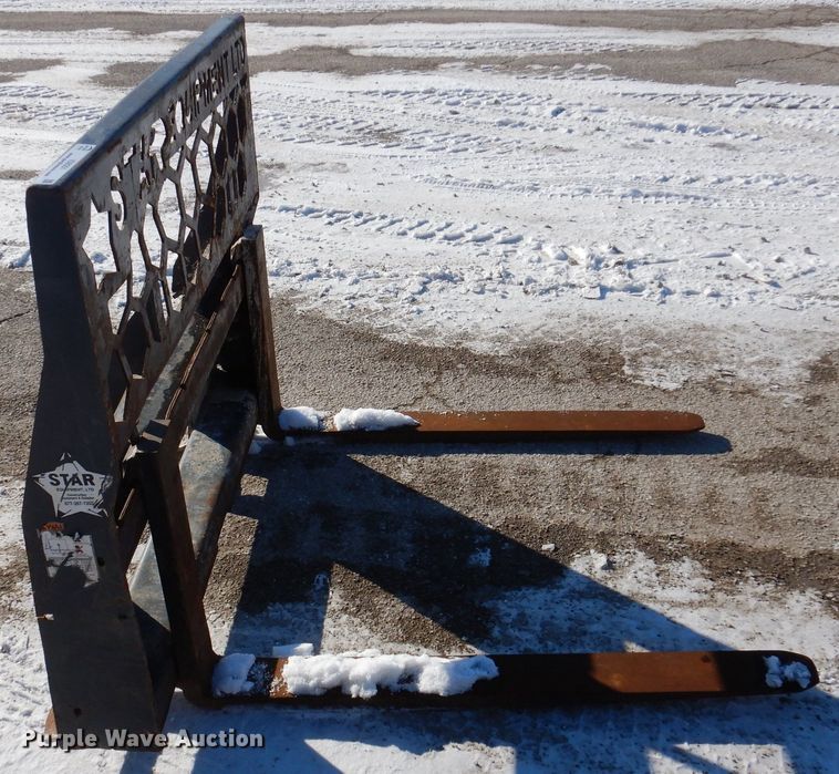 image for item IO9351 Virnig  skid steer forks