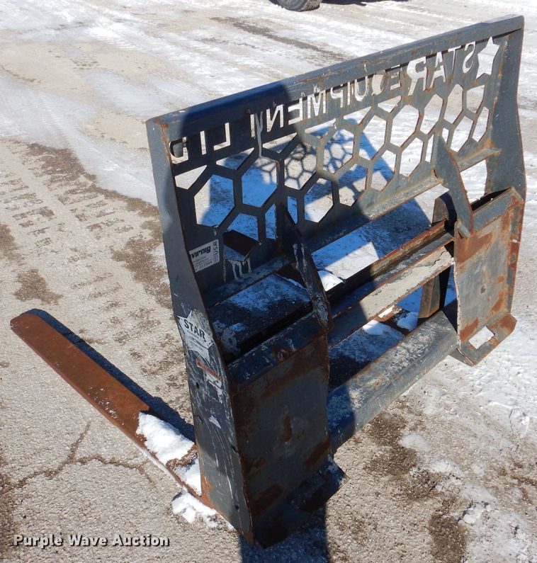 image for item IO9351 Virnig  skid steer forks