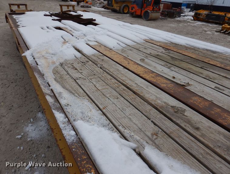 image for item IO9358 1998 Dynaweld  equipment trailer