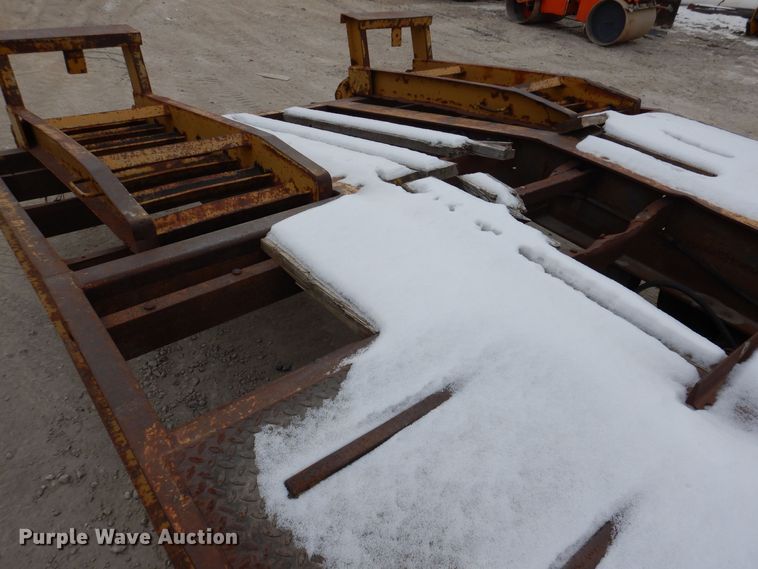 image for item IO9358 1998 Dynaweld  equipment trailer