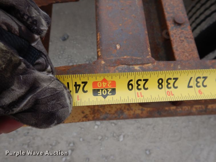 image for item IO9358 1998 Dynaweld  equipment trailer