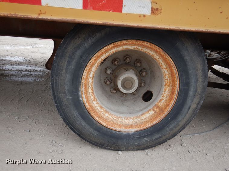 image for item IO9358 1998 Dynaweld  equipment trailer