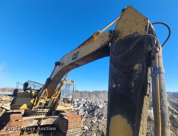 image for item JG9448 1994 Caterpillar 330L  excavator