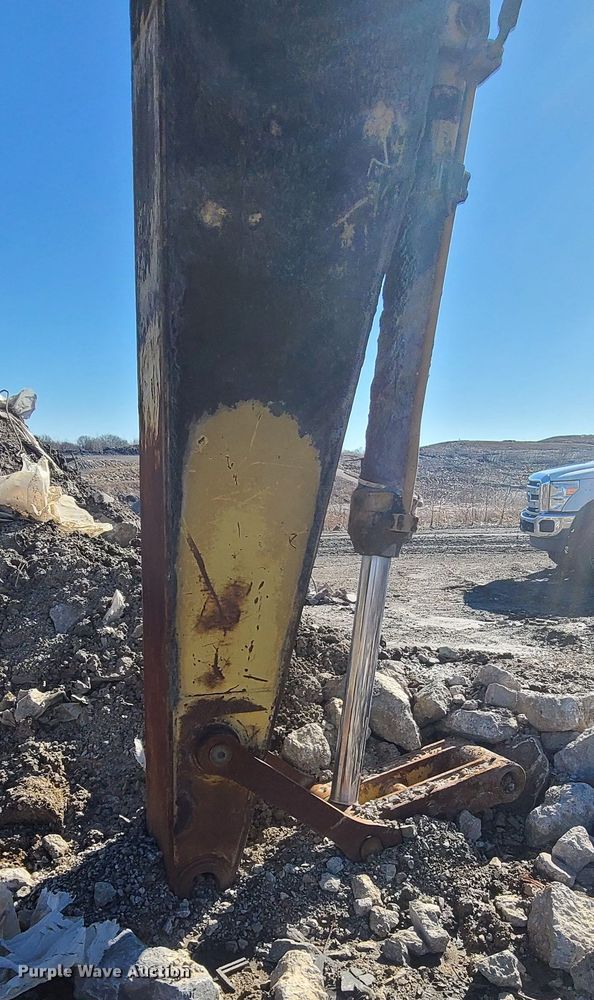 image for item JG9448 1994 Caterpillar 330L  excavator