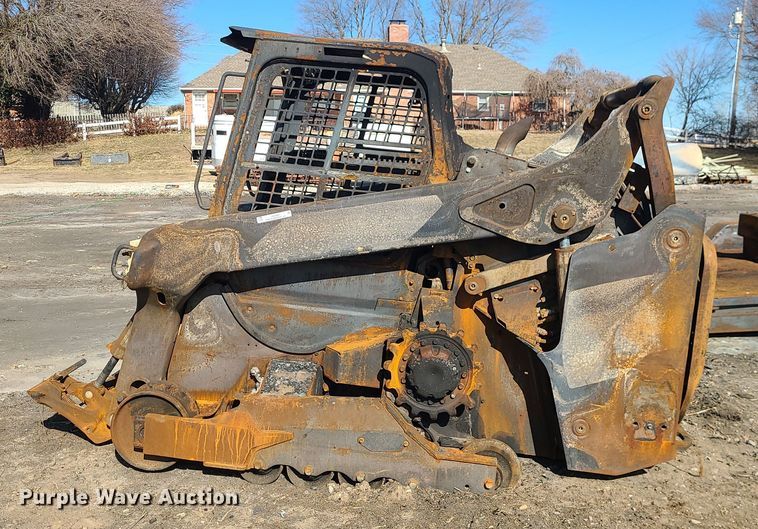 image for item JG9486 Bobcat T66  tracked skid steer loader