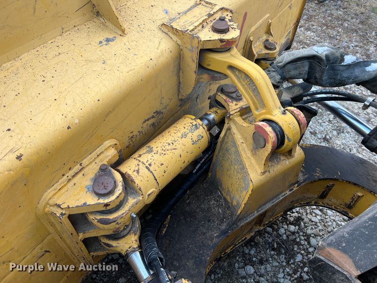 image for item JU9652 1999 John Deere 650H LT  dozer