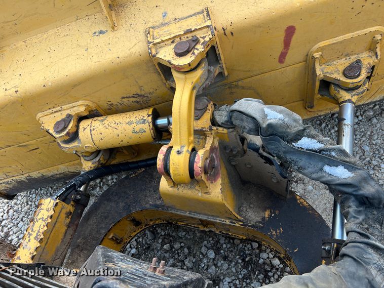 image for item JU9652 1999 John Deere 650H LT  dozer