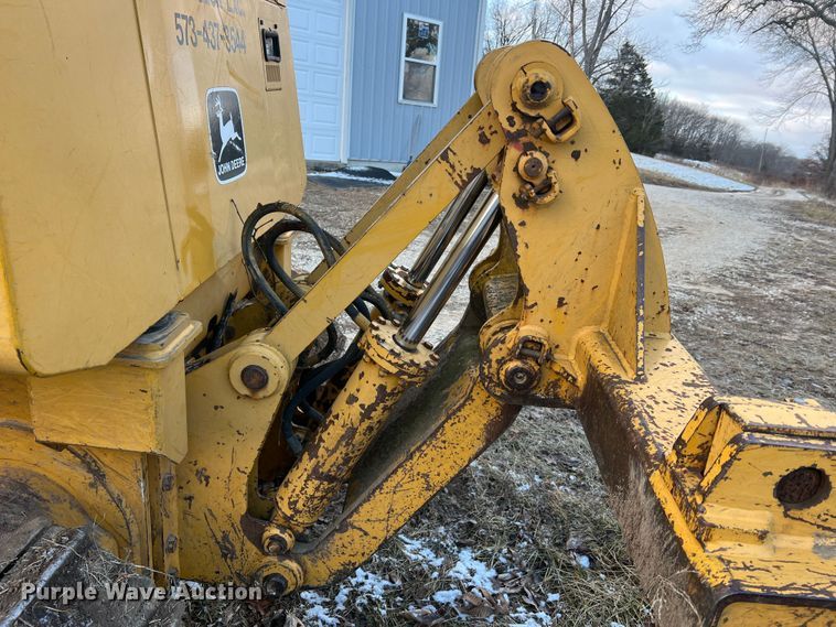 image for item JU9652 1999 John Deere 650H LT  dozer