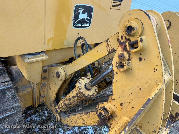 image for item JU9652 1999 John Deere 650H LT  dozer