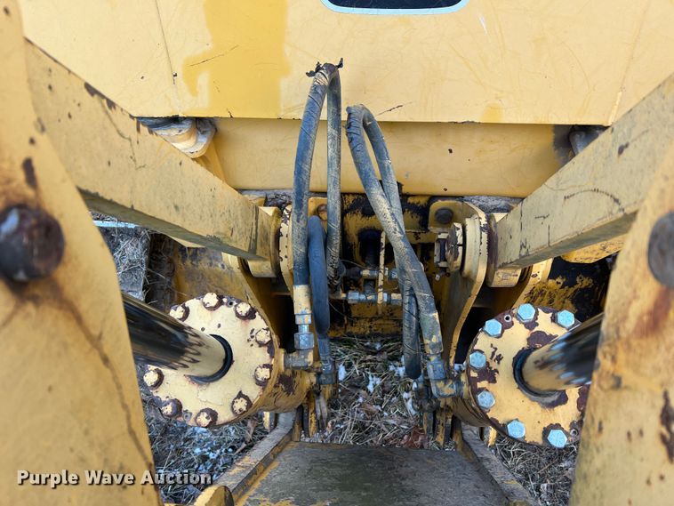 image for item JU9652 1999 John Deere 650H LT  dozer