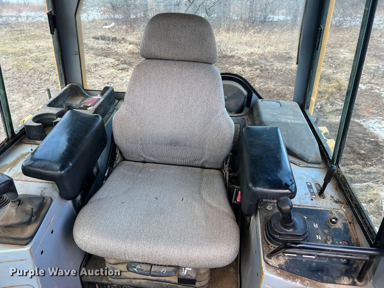 image for item JU9652 1999 John Deere 650H LT  dozer