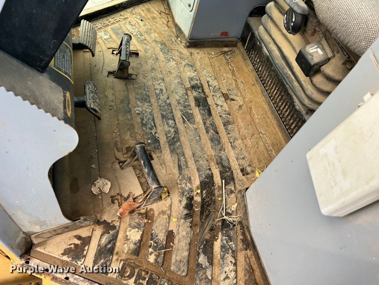 image for item JU9652 1999 John Deere 650H LT  dozer