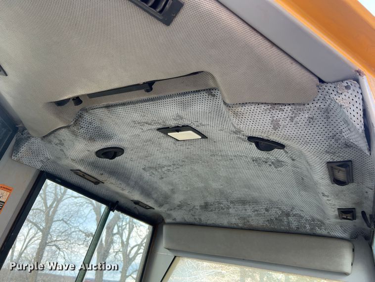 image for item JU9652 1999 John Deere 650H LT  dozer