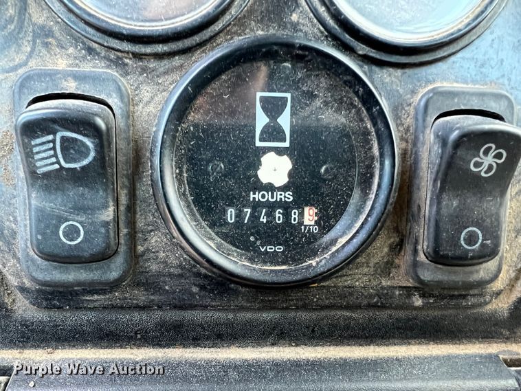 image for item JU9652 1999 John Deere 650H LT  dozer