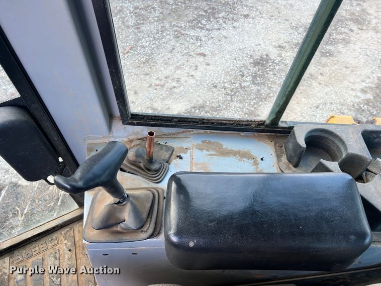 image for item JU9652 1999 John Deere 650H LT  dozer