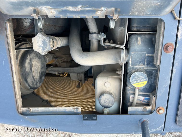 image for item JU9652 1999 John Deere 650H LT  dozer