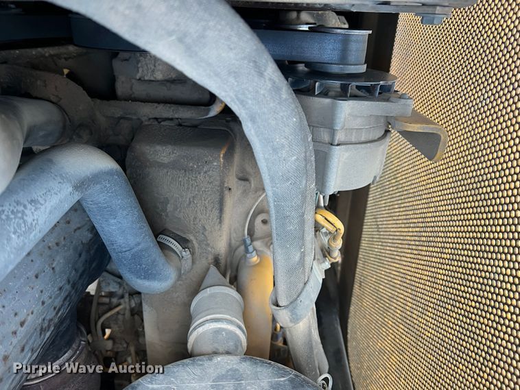 image for item JU9652 1999 John Deere 650H LT  dozer