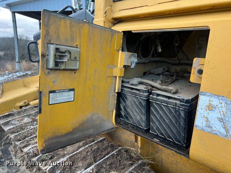 image for item JU9652 1999 John Deere 650H LT  dozer