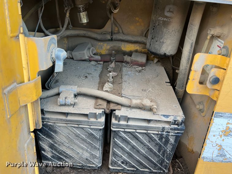 image for item JU9652 1999 John Deere 650H LT  dozer