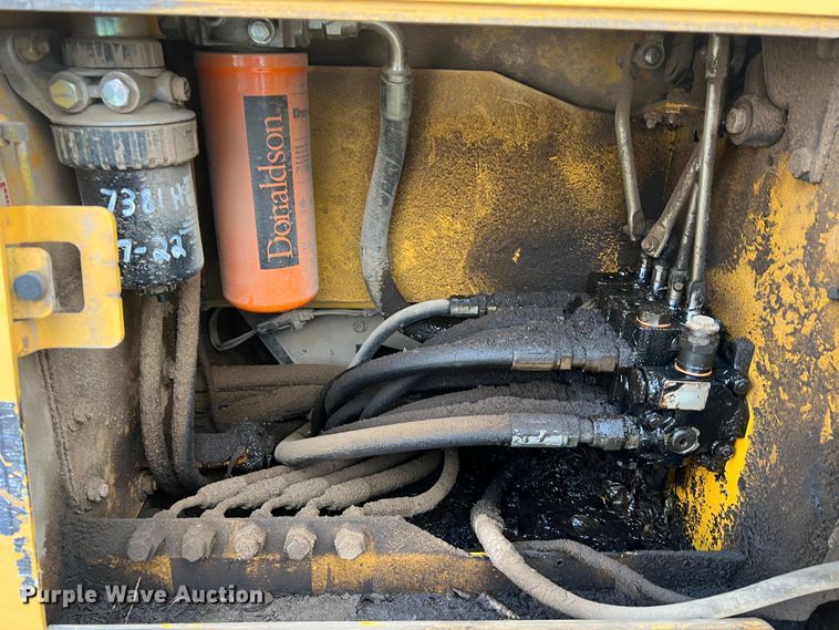 image for item JU9652 1999 John Deere 650H LT  dozer