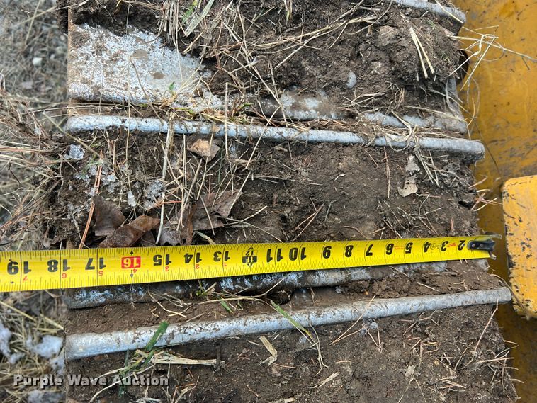 image for item JU9652 1999 John Deere 650H LT  dozer