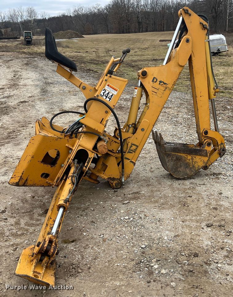 image for item JU9670 Case H939218 D125  skid steer backhoe