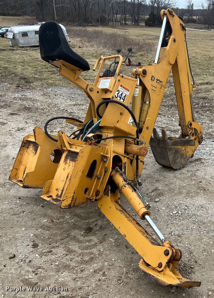 image for item JU9670 Case H939218 D125  skid steer backhoe