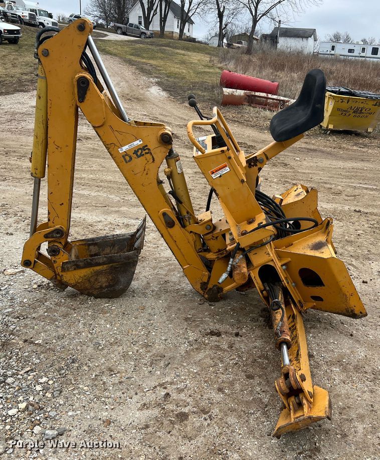 image for item JU9670 Case H939218 D125  skid steer backhoe