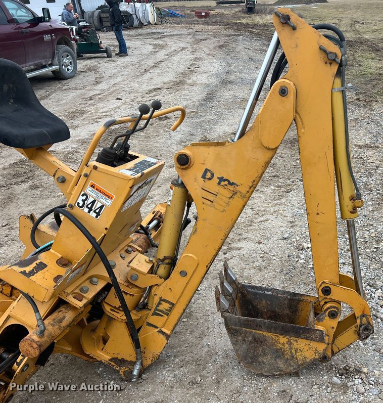 image for item JU9670 Case H939218 D125  skid steer backhoe