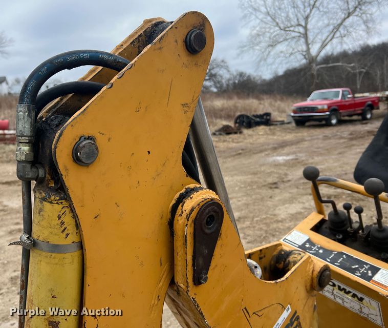 image for item JU9670 Case H939218 D125  skid steer backhoe