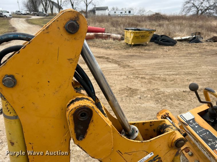 image for item JU9670 Case H939218 D125  skid steer backhoe